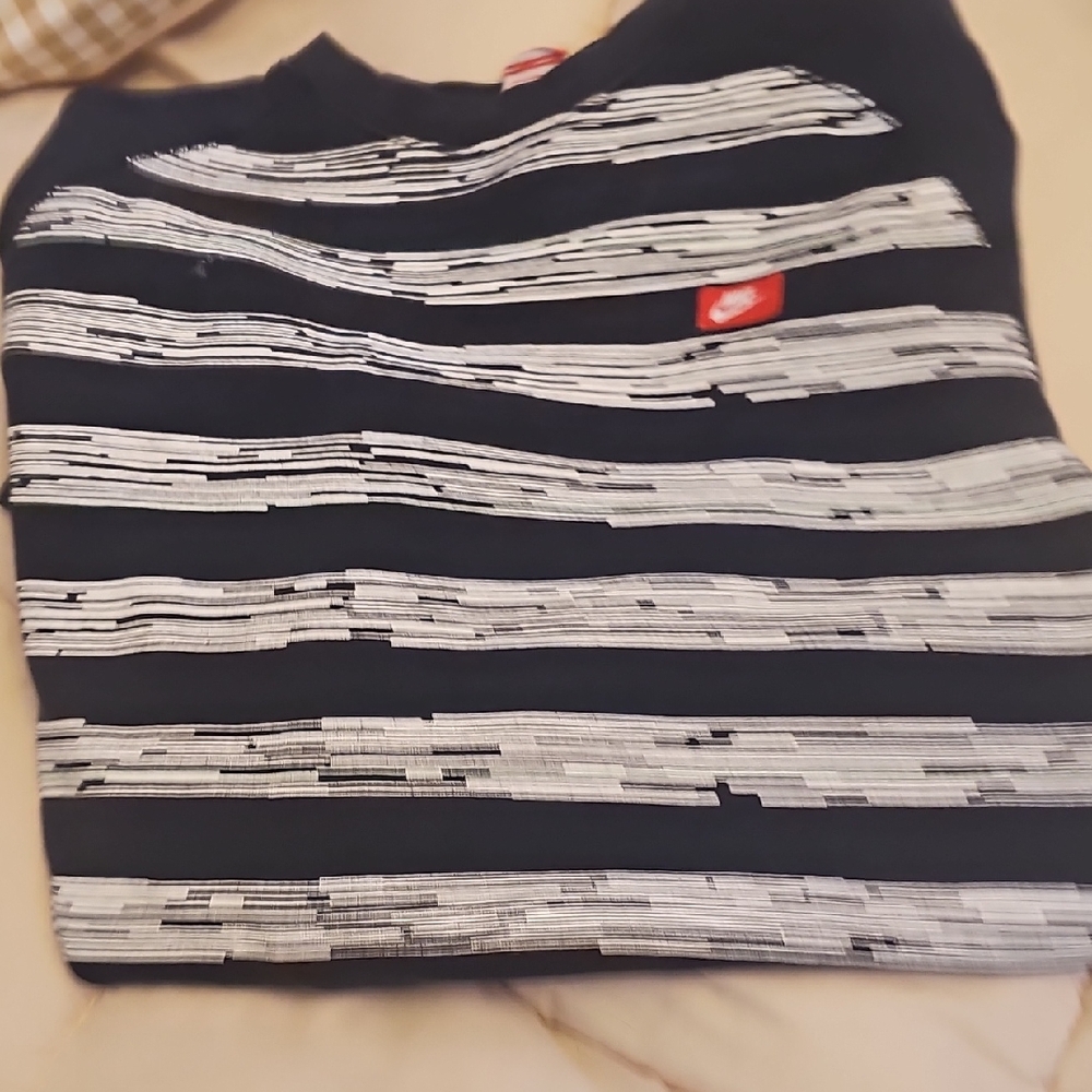 Nike Black and White Patterned Sweater